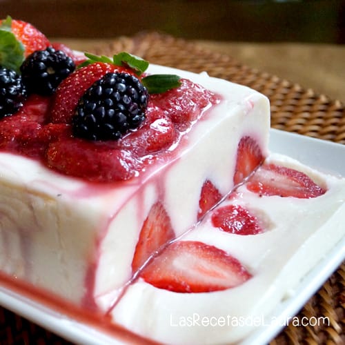 Gelatina de yogurt con fresas