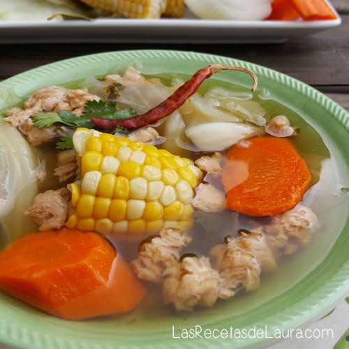 Caldo de Pollo Vegano con Soya Texturizada