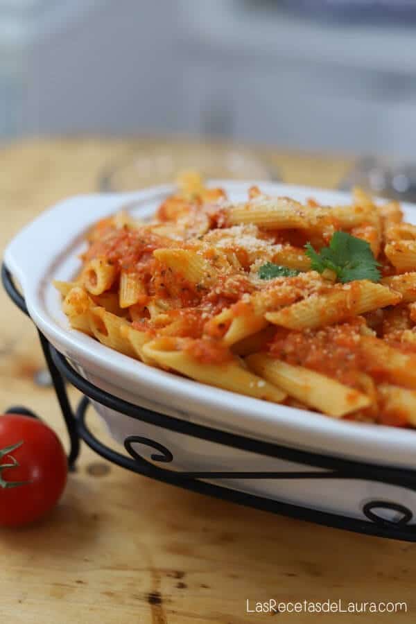 Pasta en salsa de tomate casera