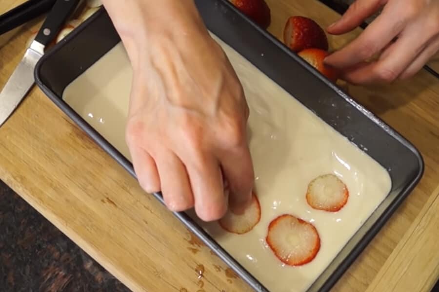 Como hacer gelatina de yogurt con fresas paso a paso