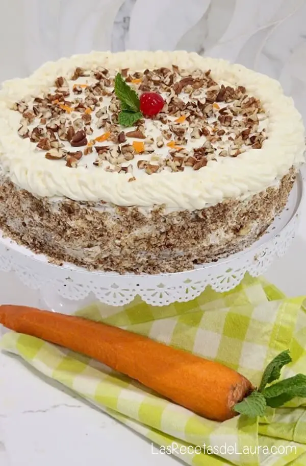 carrot cake with pecans and pineapple