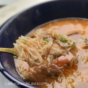 sopa de fideo con pollo