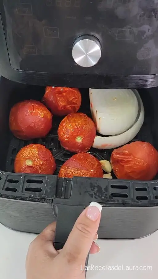 Tostar tomates en freidora de aire