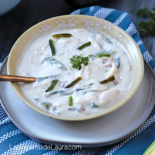 crema de champiñones con pollo y poblano