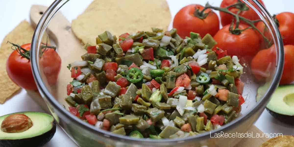 Receta Mexicana de ensalada de nopales