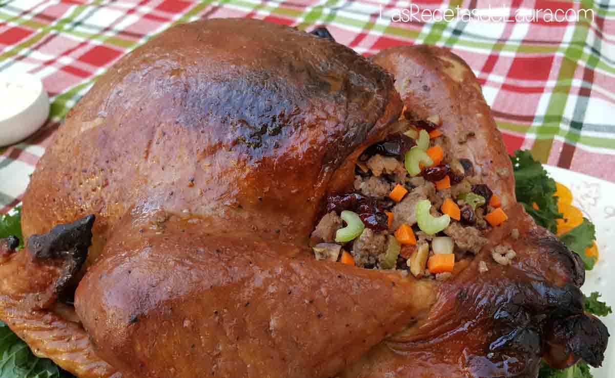 Pavo Relleno con carne y frutos secos 