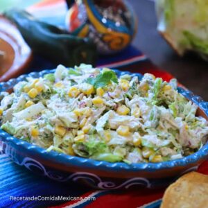 Ensalada de pollo con elote