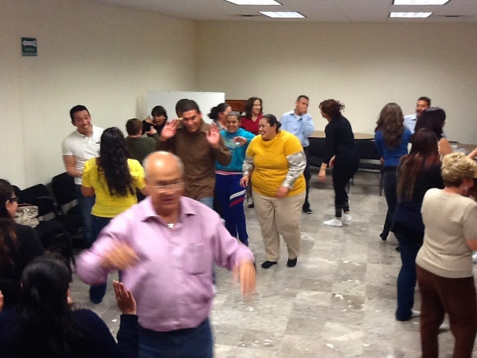 Clase yoga de la risa